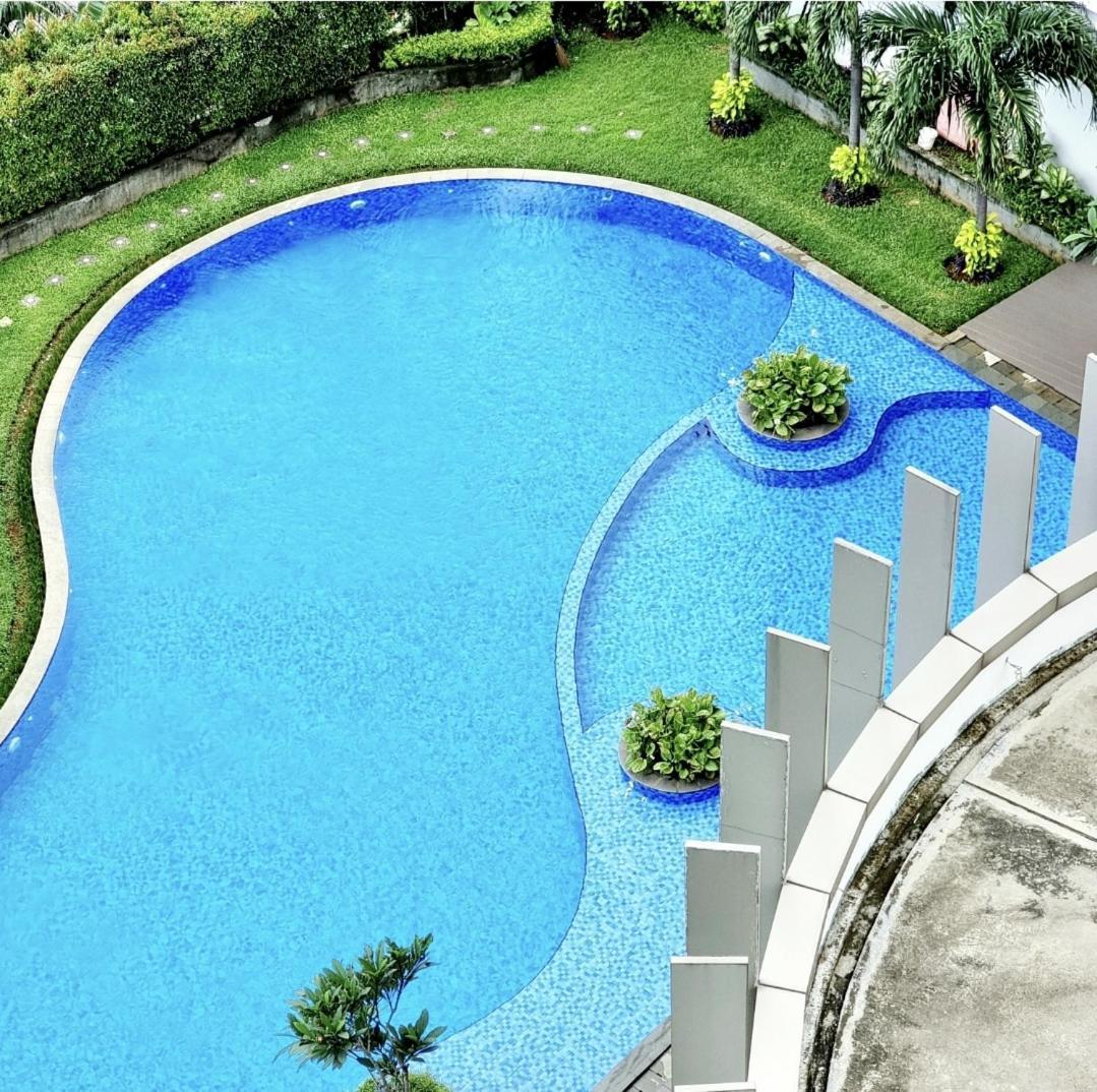 Apartment 2 Kmr Biru Pejaten Park D Swim Pool, Bathub